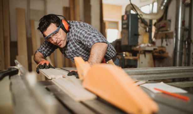 CIHB conçoit et fabrique des équipements en bois à partir d’essences produites de manière raisonnée