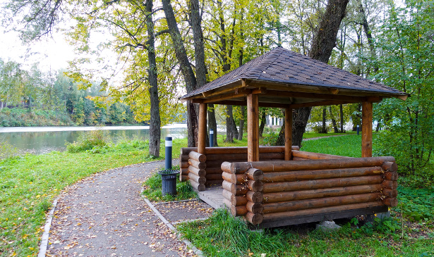 CIHB conçoit et fabrique des équipements en bois à partir d’essences produites de manière raisonnée